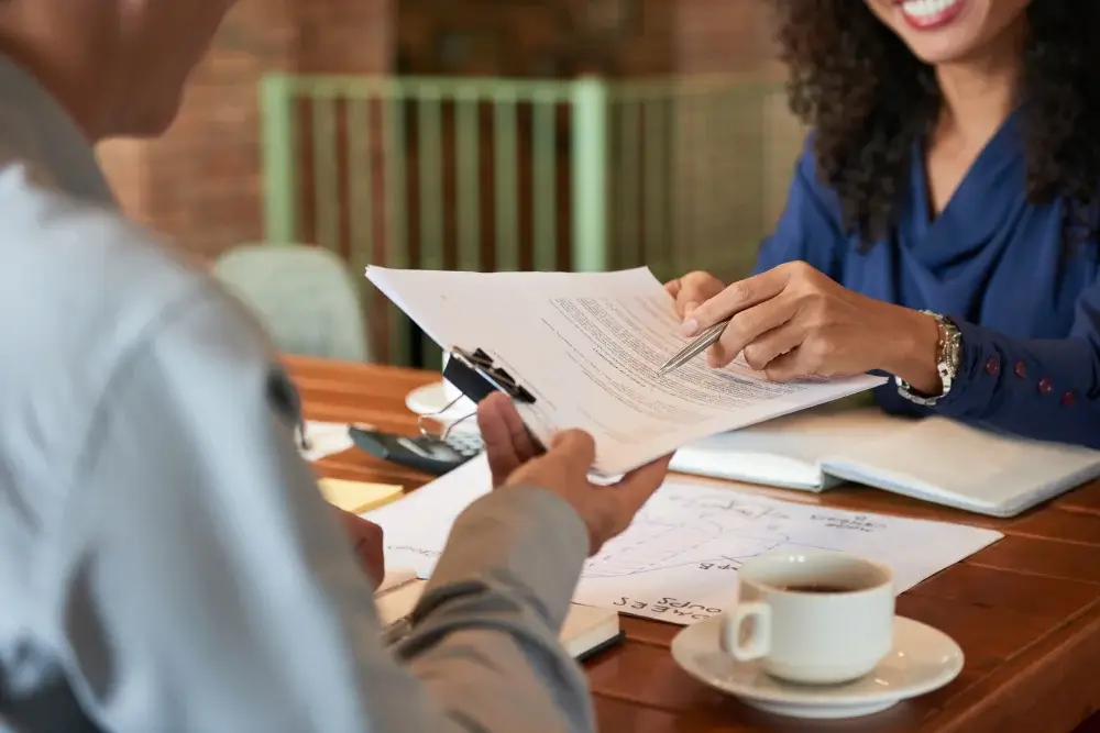 Contract Lawyers in Canada